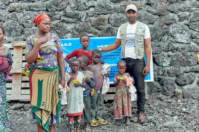 Parents and children in the camp in Goma_DRC