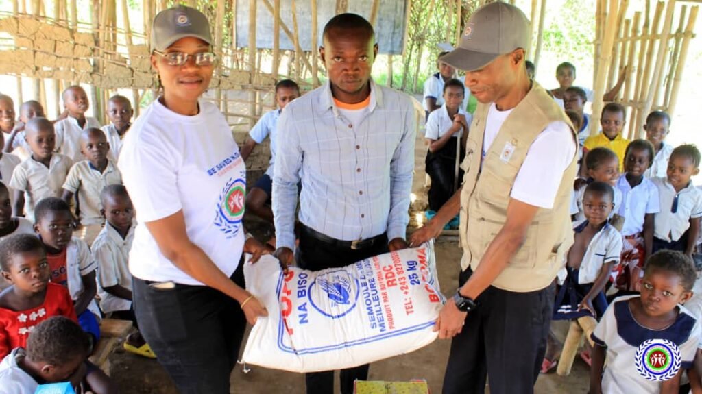 Donation to school teachers in some parts of Goma_DRC