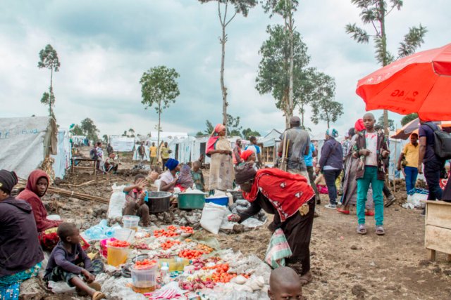 This picture was taken in goma camp to show their economic activies 